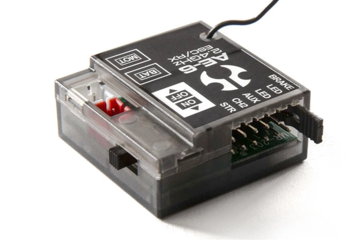 AXI31620 | Axial SCX24 AXE-6 ESC & 2.4Ghz Receiver 1 AXI31620 | Axial SCX24 AXE-6 ESC & 2.4Ghz Receiver